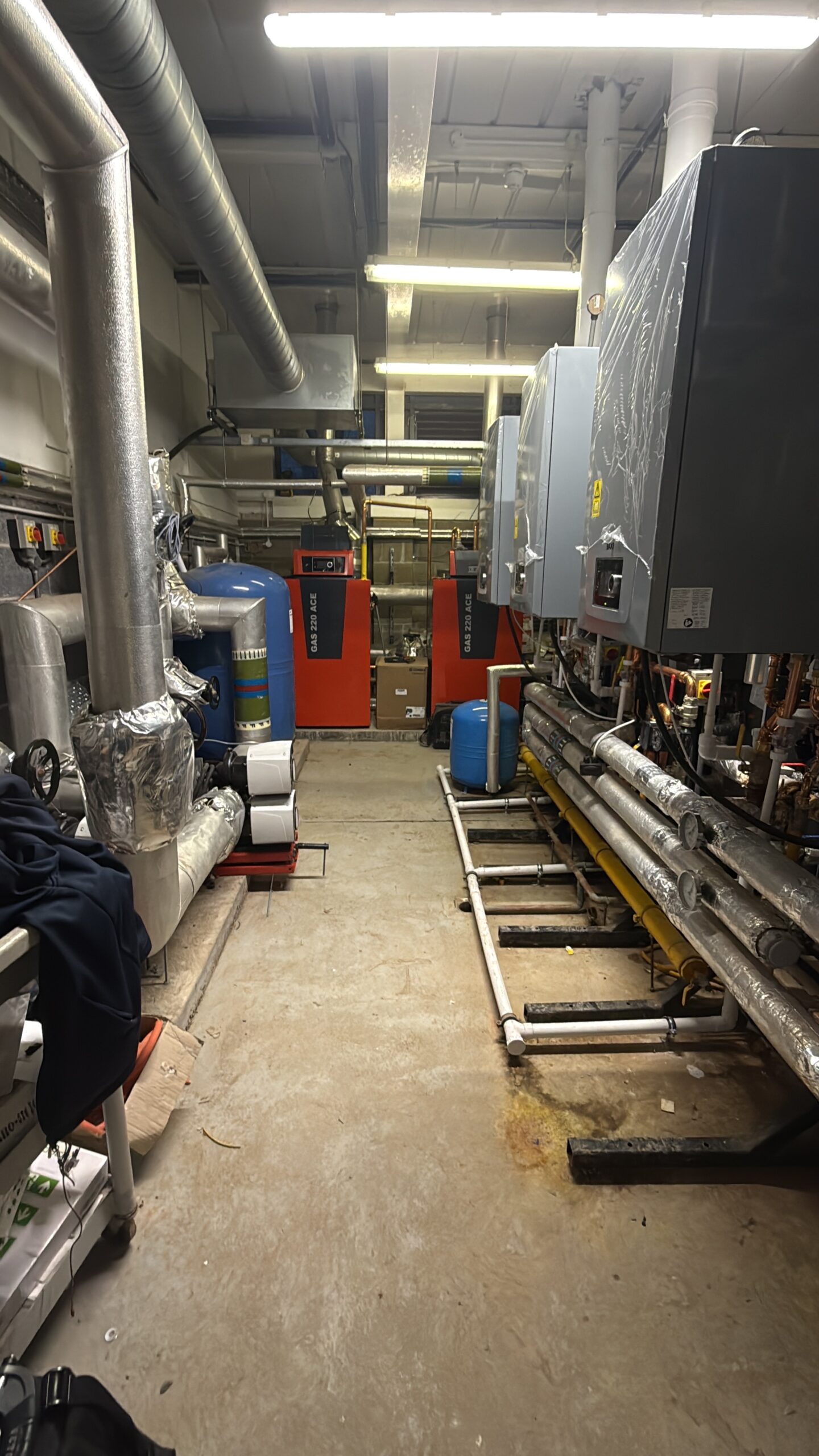 Remeha Gas 220 Ace boilers in a commercial plant room